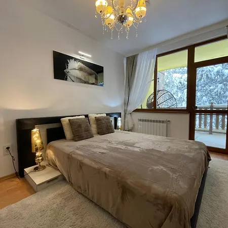 Mountain Sequoia Apartman *